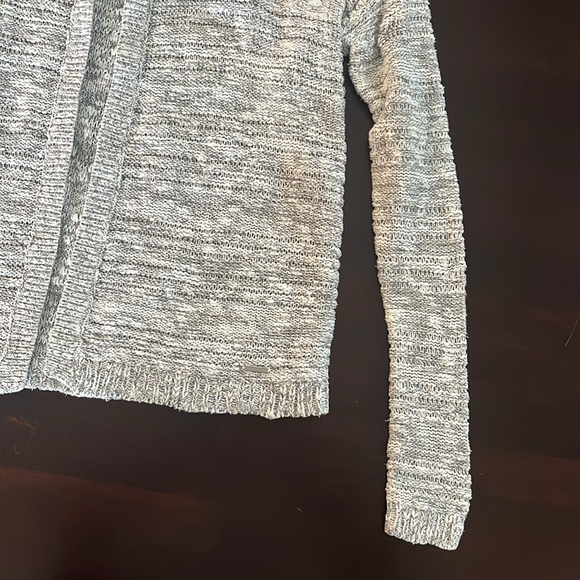 Gilly Hicks sweater with hood - Picture 4 of 8